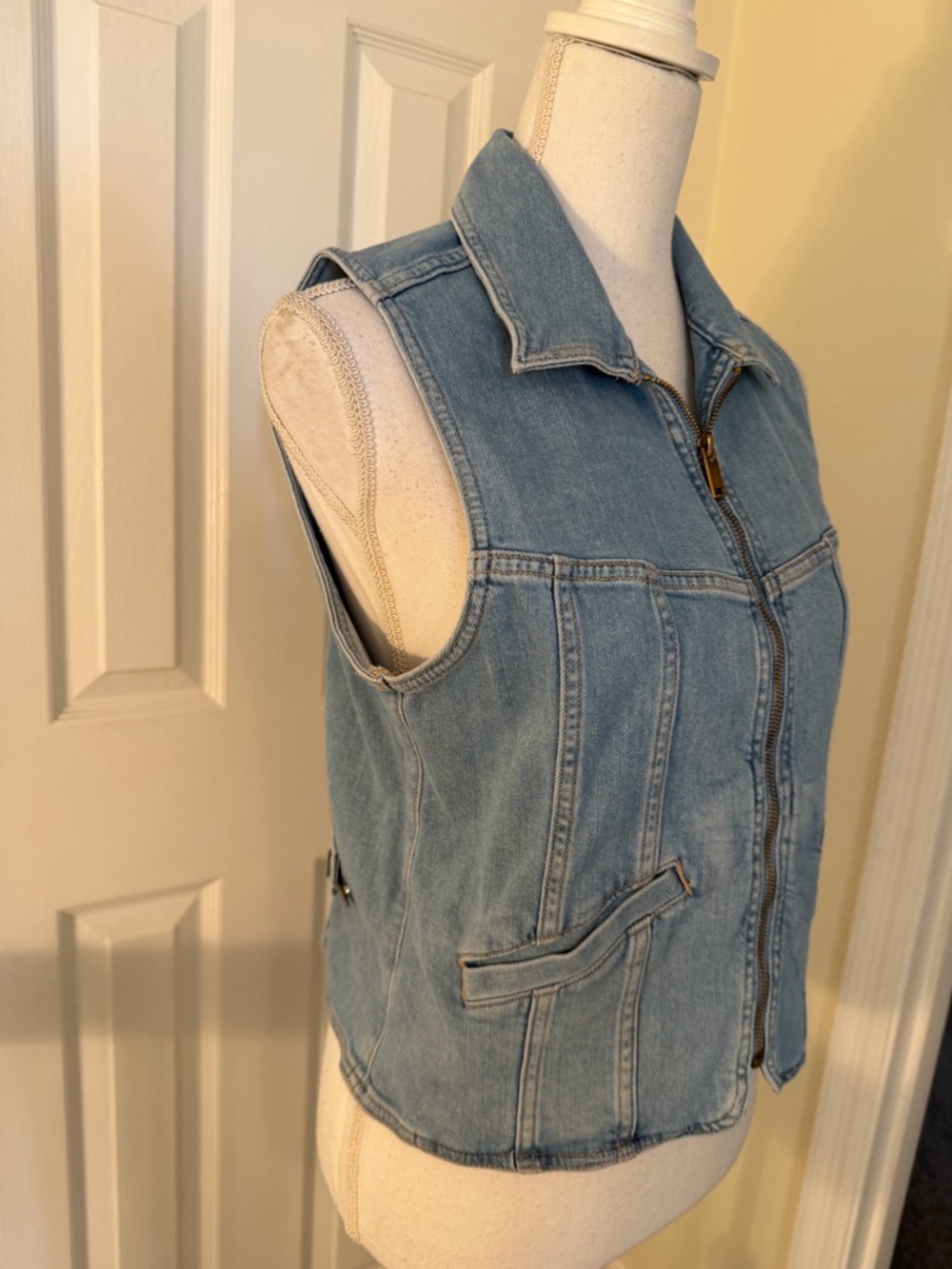 American Eagle Jean Vest - Picture 10 of 13